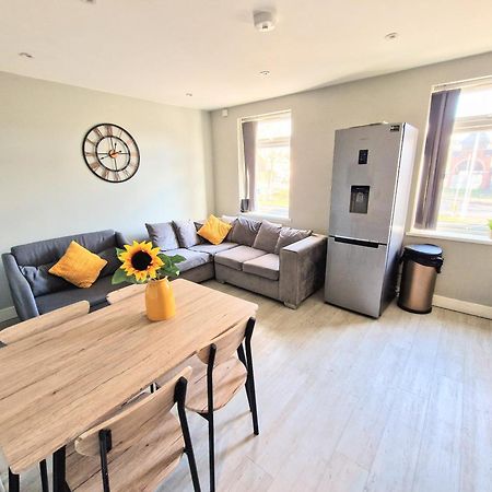 Central Reading Modern 3Br Flat - Walk To Station And High Street エクステリア 写真