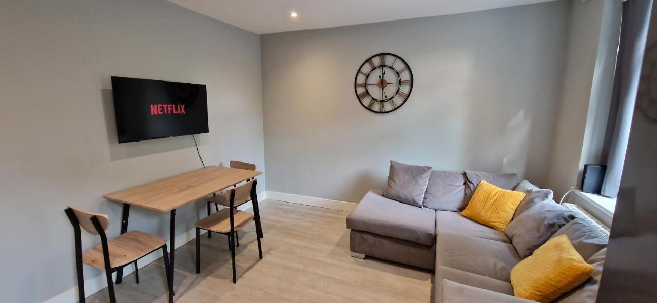 Central Reading Modern 3Br Flat - Walk To Station And High Street エクステリア 写真