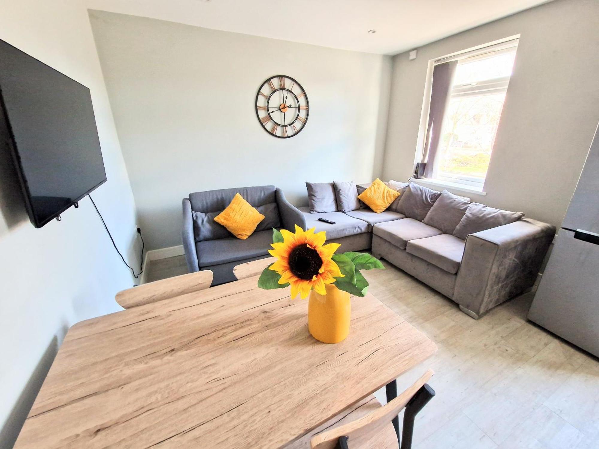 Central Reading Modern 3Br Flat - Walk To Station And High Street エクステリア 写真
