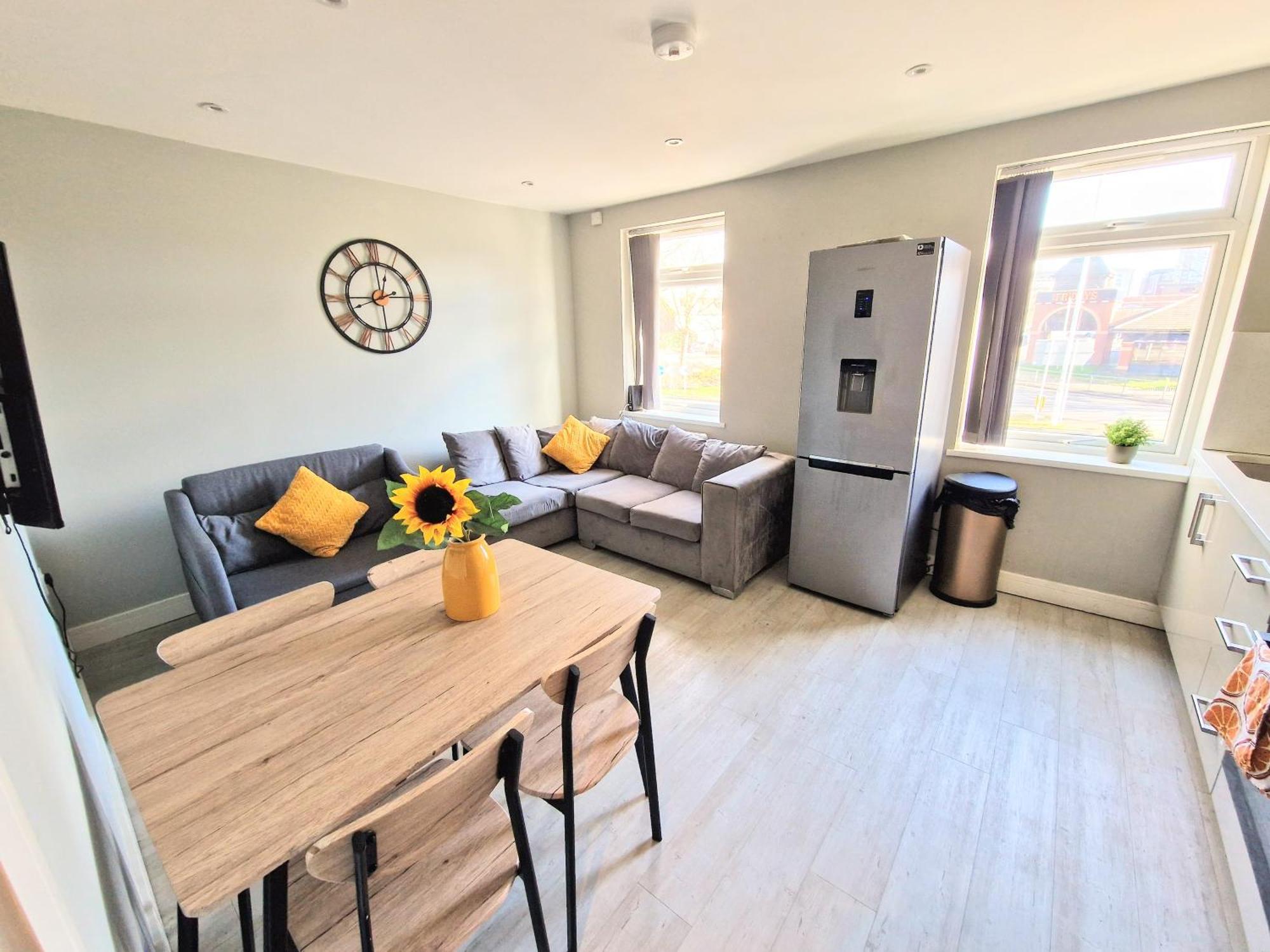 Central Reading Modern 3Br Flat - Walk To Station And High Street エクステリア 写真